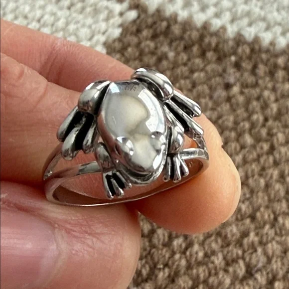 Silver Frog Ring - Picture 2 of 2